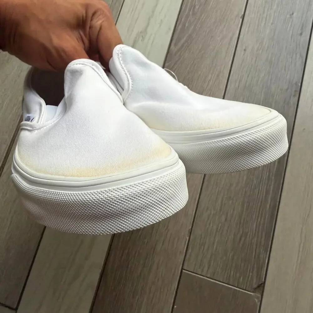 Vans Classic Slip-On True White Sneakers Men’s 7.5 / Women’s 9